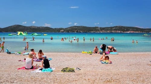 Ilirija Resort - Hotel Kornati - Obiteljsko ljeto u Biogradu s punim pansionom - Posebna akcija, Biograd na Moru, Dalmacija, Hrvatska - 1.395 EUR - 7x noćenje u dvokrevetnoj Comfort plus sobi za 2 osobe (1 dijete do 12 godina i 1 dijete do 7 godina besplatno), Puni pansion
