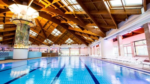 Hotel Zagi & Aqua Vivae - Termalni odmor u Zagorju za velike obitelji, Oroslavje, Hrvatska - 385 EUR - 2x noćenje u obiteljskoj sobi za 2 osobe (2 djece do 11,99 godina i 2 djece do 4,99 godina besplatno), Polupansion (buffet doručak i večera)