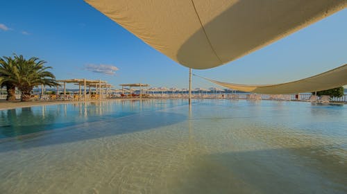 Hotel Katarina - Last minute ljeto u Selcu, Selce, Hrvatska - 965 EUR - 5x noćenje u Standard dvokrevetnoj sobi s balkonom za 2 osobe (1 dijete do 11,99 godina besplatno), Polupansion
