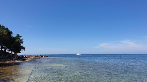 Youth Hostel Pinesta - Last minute ljeto u Novigradu, Novigrad, Istra, Hrvatska - 212 EUR - 3x noćenje u dvokrevetnoj twin sobi (s jednostrukim krevetima) za 2 osobe, Doručak