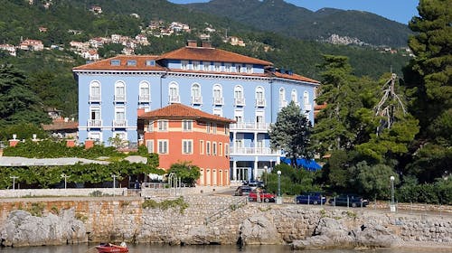 Hotel Park - Jesen u Lovranu, Lovran, Hrvatska - 218 EUR - 2x noćenje u dvokrevetnoj Standard sobi za 2 osobe (1. dijete do 13,99 godina i 2. dijete do 2,99 godina besplatno), Polupansion (doručak i večera)