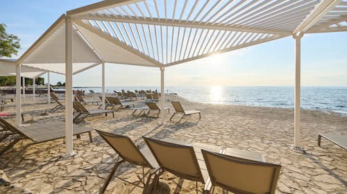 Hotel Pelegrin Plava Laguna - Ljeto u obnovljenom hotelu u Istri - Posebna akcija, Umag, Istra, Hrvatska - 648 EUR - 2x noćenje u Classic sobi s balkonom (park strana) za 2 osobe (1. dijete do 11,99 godina i 2. dijete do 4,99 godina besplatno), Polupansion
