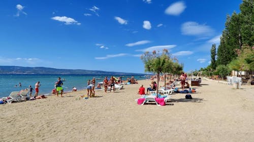 Kamp Almissa - Ljeto u Dalmaciji - Mobilna kućica Adria Superior - Posebna akcijska cijena, Omiš, Dalmacija, Hrvatska - 1.855 EUR - 7x noćenje u mobilnoj kućici Adria Superior 4+1 (C2 zona, zadnji red) za do 5 osoba (4 odrasle osobe i 1 dijete do 11,99 godina), Jednokratno korištenje posteljine i ručnika