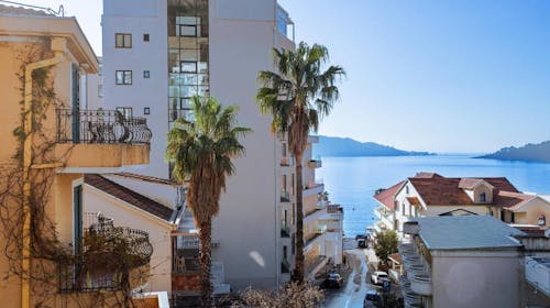 Hotel La Mer by Aycon - Obiteljska jesen, Rafailovići, Crna Gora - 265 EUR - 3x noćenje u dvokrevetnoj Standard sobi za 2 osobe (1 dijete do 11,99 godina besplatno), Doručak