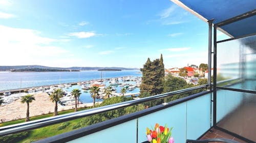 Ilirija Resort - Hotel Ilirija - VIP premium odmor u kolovozu s punim pansionom u Biogradu - Posebna akcija, Biograd na Moru, Dalmacija, Hrvatska - 1.599 EUR - 7x noćenje u dvokrevetnoj Premium Club sobi za 2 osobe (1 dijete do 12 godina i 1 dijete do 7 godina besplatno), Puni pansion