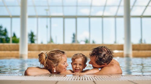 Wellness & Spa Apartmaji Bolfenk - Jesenski praznici na Pohorju, Pohorje, Slovenija - 209 EUR - 2x noćenje u Superior apartmanu s kaminom i s terasom ili balkonom za 4 osobe, Neograničeno korištenje WellNest unutarnjega bazena od 12 do 20 sati