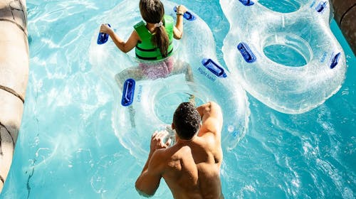 Amadria Park Hotel Jakov - Bogati paket zabave s uključenim ulazom u Aquapark, Šibenik, Dalmacija, Hrvatska - 618 EUR - 2x noćenje u obiteljskoj sobi pogled dvorište/park s francuskim balkonom za 2 osobe (2 djece do 11,99 godina besplatno), Polupansion