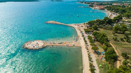 Ilirija Resort - Hotel Villa Donat - Zabavno ljeto s punim pansionom, Sv. Filip Jakov, Dalmacija, Hrvatska - 649 EUR - 3x noćenje u dvokrevetnoj Comfort sobi za 2 osobe (1 dijete do 7 godina i 1 dijete do 12 godina besplatno), Puni pansion