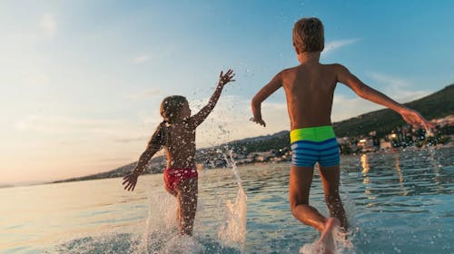 Hotel Selce - Last minute ljetni odmor tik uz obalu, Selce, Hrvatska - 657 EUR - 4x noćenje u dvokrevetnoj sobi u mansardi za 2 osobe (1 dijete do 6,99 godina besplatno), Polupansion