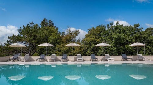 Holiday Resort Ad Turres - Obiteljsko ljeto u Crikvenici, Crikvenica, Hrvatska - 1.072 EUR - 5x noćenje u Standard dvokrevetnoj sobi s balkonom (morska strana) za 2 osobe (2 djece do 11,99 godina besplatno), Polupansion