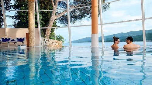 Valamar Sanfior Hotel - Vrhunsko opuštanje za parove uz more u šarmantnom Rapcu, Rabac, Hrvatska - 371 EUR - 2x noćenje u sobi „Room for 2“ za 2 osobe, Polupansion s uključenim bezalkoholnim negaziranim pićima iz šankomata tijekom obroka
