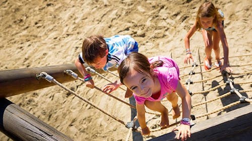 Valamar Sanfior Hotel & Casa - Vrhunski obiteljski odmor u Rapcu, Rabac, Hrvatska - 401 EUR - 2x noćenje u sobi „Junior Suite“ za 2 osobe (2 djece do 11,99 godina besplatno), Polupansion s uključenim bezalkoholnim negaziranim pićima iz šankomata tijekom obroka
