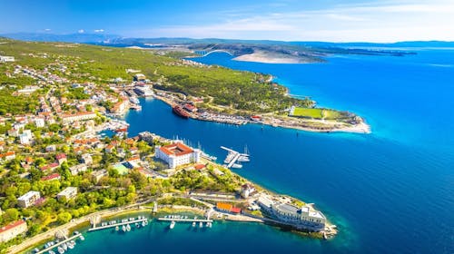 Uvala Scott - Ljeto u Kraljevici - Comfort soba, Kraljevica, Hrvatska - 170 EUR - 2x noćenje u dvokrevetnoj Comfort sobi za 2 osobe (1 dijete 13,99 godina besplatno), Polupansion (buffet doručak i večera)
