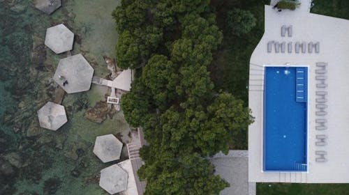 Villa Arausa - Obiteljski all inclusive light kraj ljeta uz more, Vodice, Hrvatska - 320 EUR - 2x noćenje u dvokrevetnoj Standard sobi s balkonom morska strana za 2 osobe (1 dijete do 11,99 godina i 2. dijete do 2,99 godina besplatno), All inclusive light