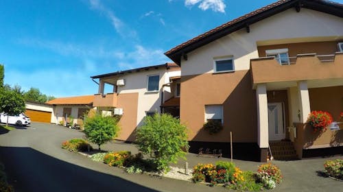Sv. Martin na Muri - Sobe Rea - Ljetni termalni paket, Brezovec, Hrvatska - 252,50 EUR - 5x noćenje u dvokrevetnoj sobi za 2 osobe (dijete do 6 godina besplatno), 5 dana neograničenog korištenja bazena u Toplicama Sveti Martin