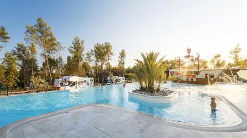 Santa Marina Boutique Camping - Obiteljski odmor u Poreču, Poreč, Hrvatska - 129 EUR - 2x noćenje u Family Prestige mobilnoj kućici za do 6 osoba, Posteljina i ručnici