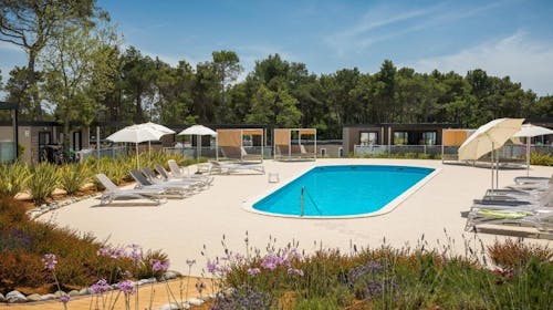 Santa Marina Boutique Camping - Obiteljski odmor u Poreču, Poreč, Hrvatska - 275 EUR - 5x noćenje u Premium Comfort mobilnoj kućici za 4 osobe (2 djece do 11,99 godina besplatno), Posteljina i ručnici