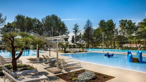 Kamp Valkanela - Obiteljsko ljeto u Standard mobilnoj kućici, Funtana, Hrvatska - 398 EUR - 2x noćenje u mobilnoj kućici Standard za do 6 osoba (4 odrasle osobe i 2 djece do 11,99 godina), Korištenje vanjskog bazena