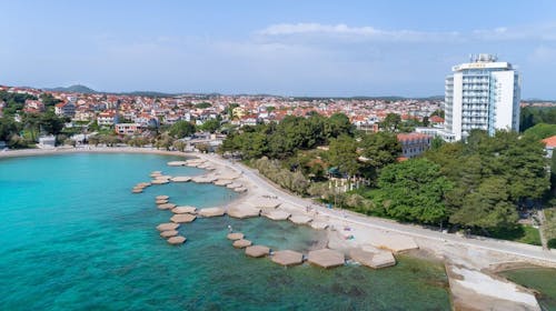 Hotel Punta Vodice - Obiteljska all inclusive light jesen s daškom wellnessa - Posebna akcija, Vodice, Hrvatska - 208 EUR - 2x noćenje u dvokrevetnoj Standard sobi s balkonom morska strana za 2 osobe (1 dijete do 11,99 godina i 2. dijete do 2,99 godina besplatno), All inclusive light