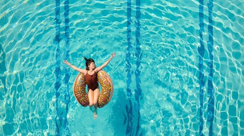 Bluesun Hotel Alga - Ultra last minute obiteljsko ljeto s punim pansionom, Tučepi, Hrvatska - 690 EUR - 2x noćenje u dvokrevetnoj Standard sobi plus s balkonom za 2 osobe (1 dijete do 9,99 godina i 1 dijete do 2,99 godina besplatno), Puni pansion