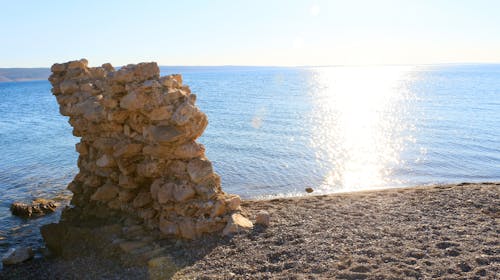 Hotel Riviera - Rujanski odmor na jadranskoj obali, Starigrad, Paklenica, Dalmacija, Hrvatska - 520 EUR - 5x noćenje u četverokrevetnoj sobi za do 4 osobe (4 odrasle osobe ili 2 odrasle i 2 djece besplatno), Doručak