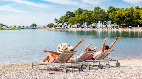 Apartments Stella Plava Laguna - Last minute obiteljsko ljeto u Istri, Umag, Hrvatska - 473 EUR - 3x noćenje u Classic apartmanu 2+1 s balkonom (park strana) za 3 osobe, Korištenje vanjskog bazena s morskom vodom