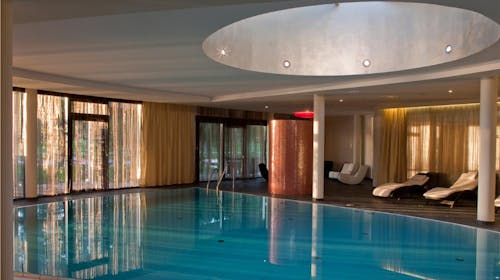 Das Seepark Wörthersee Resort - Wellness odmor , Klagenfurt, Austrija - 639 EUR - 3x noćenje u Standard dvokrevetnoj sobi s pogledom prema sveučilištu za 2 osobe (1 dijete do 6 godina besplatno), Doručak