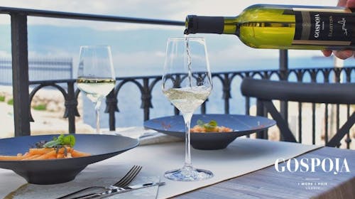 Hotel Vinotel Gospoja - Luksuzno ljeto na Krku uz vrhunsku gastronomiju, Vrbnik, Hrvatska - 975 EUR - 5x noćenje u Standard sobi morska strana za 2 osobe, Polupansion (doručak i servirana večera u 4 slijeda)