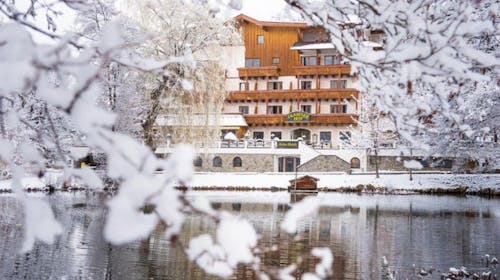 Hotel Tramser Hof - Savršen zimski odmor, Landeck, Austrija - 695 EUR - 3x noćenje u Standard dvokrevetnoj sobi za 2 osobe (1 dijete do 12,99 godina besplatno), Polupansion