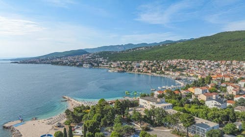 Hotel Slaven Annex - Rujansko ljeto na rajskoj plaži - Posebna akcijska cijena, Selce, Hrvatska - 219 EUR - 2x noćenje u dvokrevetnoj Standard sobi s balkonom morska strana za 2 osobe (1 dijete do 11,99 godina besplatno), Polupansion