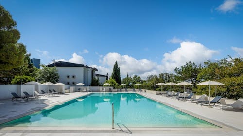 Holiday Resort Ad Turres - Ljeto u Crikvenici - Posebna akcijska cijena, Crikvenica, Hrvatska - 399 EUR - 3x noćenje u Standard dvokrevetnoj sobi s balkonom za 2 osobe (1 dijete do 11,99 godina besplatno), Polupansion