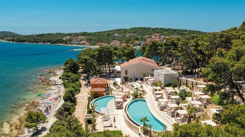 Holiday Park Zelena Punta - Rujansko ljeto na otoku Ugljan s korištenjem vodenog parka, Kukljica, Hrvatska - 249 EUR - 2x noćenje u apartmanu tipa A za 2 odrasle osobe, Polupansion