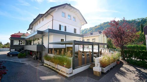 Hotel Wallnerwirt - Savršen zimski odmor udvoje, Arnoldstein, Austrija - 529 EUR - 3x noćenje u Classic dvokrevetnoj sobi za 2 osobe, Polupansion
