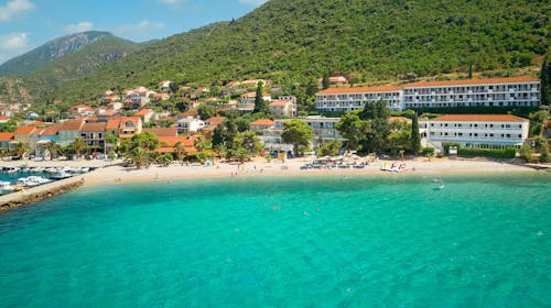 Hotel Faraon - All inclusive čarobna jesen u Dalmaciji, Trpanj, Hrvatska - 255 EUR - 3x noćenje u dvokrevetnoj Comfort sobi s balkonom (pogled more) za 2 osobe (1 dijete do 11,99 godina besplatno), All inclusive s uključenim pićem uz obroke