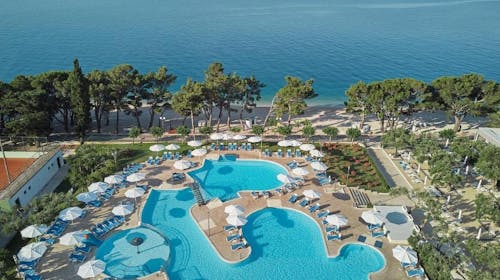 Bluesun hotel Neptun - Last minute all inclusive ljeto na makarskoj rivijeri, Tučepi, Hrvatska - 990 EUR - 3x noćenje u Superior dvokrevetnoj sobi s balkonom morska strana za 2 osobe (1 dijete do 13,99 godina besplatno), All inclusive i piće uz obroke