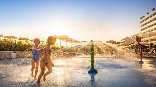 Aminess Laurel Khalani Hotel - Ljeto u rujnu u hotelu s 5 zvjezdica u Makarskoj, Makarska, Hrvatska - 775 EUR - 3x noćenje u Classic sobi za 2 osobe (1 dijete do 9,99 godina besplatno), Polupansion (buffet doručak i večera)
