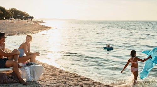 Falkensteiner Family Hotel Diadora - Last minute vrhunski obiteljski odmor - Family room 2+1, Petrčane, Hrvatska - 938 EUR - 2x noćenje u dvokrevetnoj Falky sobi s balkonom za 2 osobe (1 dijete do 11,99 godina besplatno), Polupansion