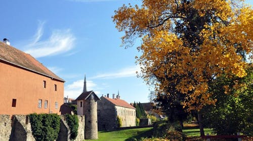 Hotel Irottko - Jesenski obiteljski wellness odmor, Kőszeg, Mađarska - 196 EUR - 3x noćenje u dvokrevetnoj sobi za 2 osobe (1 dijete od 0 do 11,99 godina besplatno), Polupansion (buffet doručak i buffet ili večera u 4 slijeda)