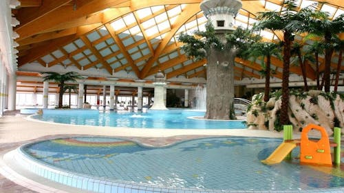 Hotel Hills Spa & Thermal Resort - Jesenski paket wellnessa i zabave u Sarajevu, Sarajevo, Bosna i Hercegovina - 246 EUR - 2x noćenje u dvokrevetnoj Deluxe sobi za 2 osobe (1 dijete do 6 godina i 1 dijete do 12 godina besplatno), Doručak