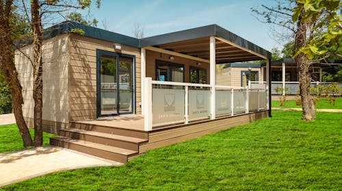 Santa Marina Boutique Camping - Obiteljski odmor u Poreču, Poreč, Hrvatska - 119 EUR - 2x noćenje u Premium Comfort mobilnoj kućici za 4 osobe (2 djece do 11,99 godina besplatno), Posteljina i ručnici