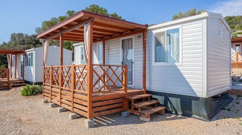 Camping Village Poljana - Mobilna kućica - Rujan na Malom Lošinju, Mali Lošinj, Hrvatska - 365 EUR - 4x noćenje u mobilnoj kućici Bellavista za 4 osobe (1 dijete do 11,99 godina besplatno), Korištenje struje, plina i vode