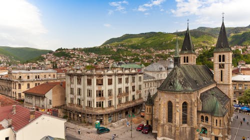 Hotel Boss - Jesenski odmor u centru Sarajeva, Sarajevo, Bosna i Hercegovina - 150 EUR - 2x noćenje u Deluxe sobi s pogledom na grad za 2 osobe (dijete do 6 godina besplatno), Doručak