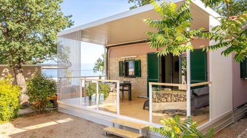 Glavotok Premium Green Camp - Last minute odmor na otoku Krk, Krk, Hrvatska - 235 EUR - 2x noćenje u Premium bungalovu (4+1) za do 5 osoba, Posteljina i ručnici