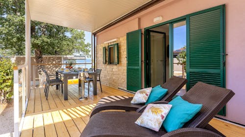 Glavotok Premium Green Camp - Jesenski odmor na otoku Krk, Krk, Hrvatska - 180 EUR - 2x noćenje u Premium bungalovu (4+1) za do 5 osoba, Doručak