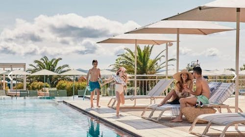 Falkensteiner Family Hotel Diadora - Zabavni obiteljski vikend odmor - Falky room 2+2, Petrčane, Hrvatska - 678 EUR - 2x noćenje u Family Superior sobi s balkonom za 2 osobe (2 djece do 11,99 godina besplatno), Polupansion