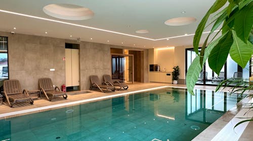 VSG Resort - Produženo ljeto i wellness odmor na otoku Krku, Klimno, Hrvatska - 279 EUR - 2x noćenje u dvosobnom Deluxe apartmanu s privatnom terasom (4+2) za 2 osobe, Korištenje unutrašnjeg grijanog bazena, saune i vanjskog jacuzzija (uz prethodnu rezervaciju)