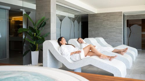 Hotel Pinija - Buđenje udvoje u novoj wellness oazi uz puni pansion - Posebna akcija, Petrčane, Hrvatska - 229 EUR - 2x noćenje u dvokrevetnoj Classic sobi za 2 osobe, Puni pansion