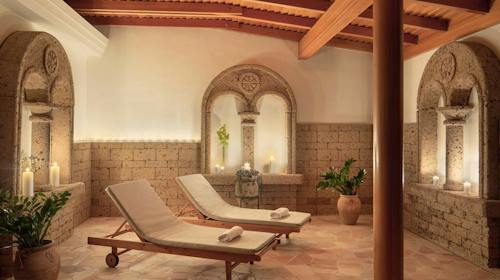 NaturMed Hotel Carbona - Obiteljski jesenski wellness odmor, Heviz, Mađarska - 736 EUR - 4x noćenje u Standard dvokrevetnoj plus sobi za 2 osobe (1 dijete do 11,99 godina besplatno), Polupansion (doručak i večera)