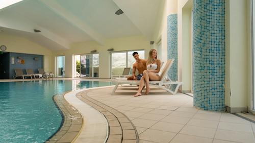 Family Hotel Pagus - All inclusive wellness jesenski odmor na Pagu - Family soba - Akcijska ponuda, Pag, Hrvatska - 252 EUR - 2x noćenje u Family room (pogled more) za 2 osobe (2 djece do 12 godina i 1 dijete do 2,99 godina besplatno), All inclusive