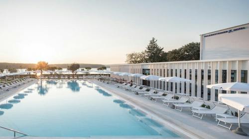 Hotel Park Punat - Obiteljski last minute odmor na Krku, Punat, Hrvatska - 378 EUR - 2x noćenje u Superior sobi za 2 osobe (2 djece do 11,99 godina besplatno), Polupansion plus